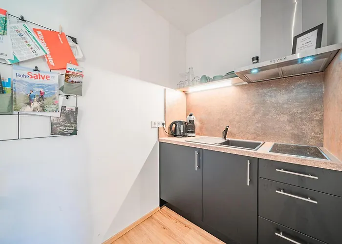 Tirola Bude Lisi 3 هوبفغراتن إم بريكسنتال